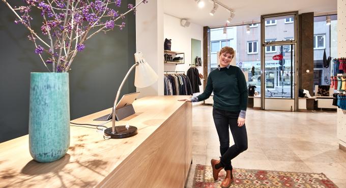 Glore: Augsburger Laden mit ökologischer, nachhaltiger und fair gehandelter Mode, Accessoires und Kosmetik.Foto: Bernhard Rampf