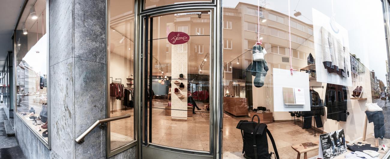 Glore: Augsburger Laden mit ökologischer, nachhaltiger und fair gehandelter Mode, Accessoires und Kosmetik.Foto: Bernhard Rampf 